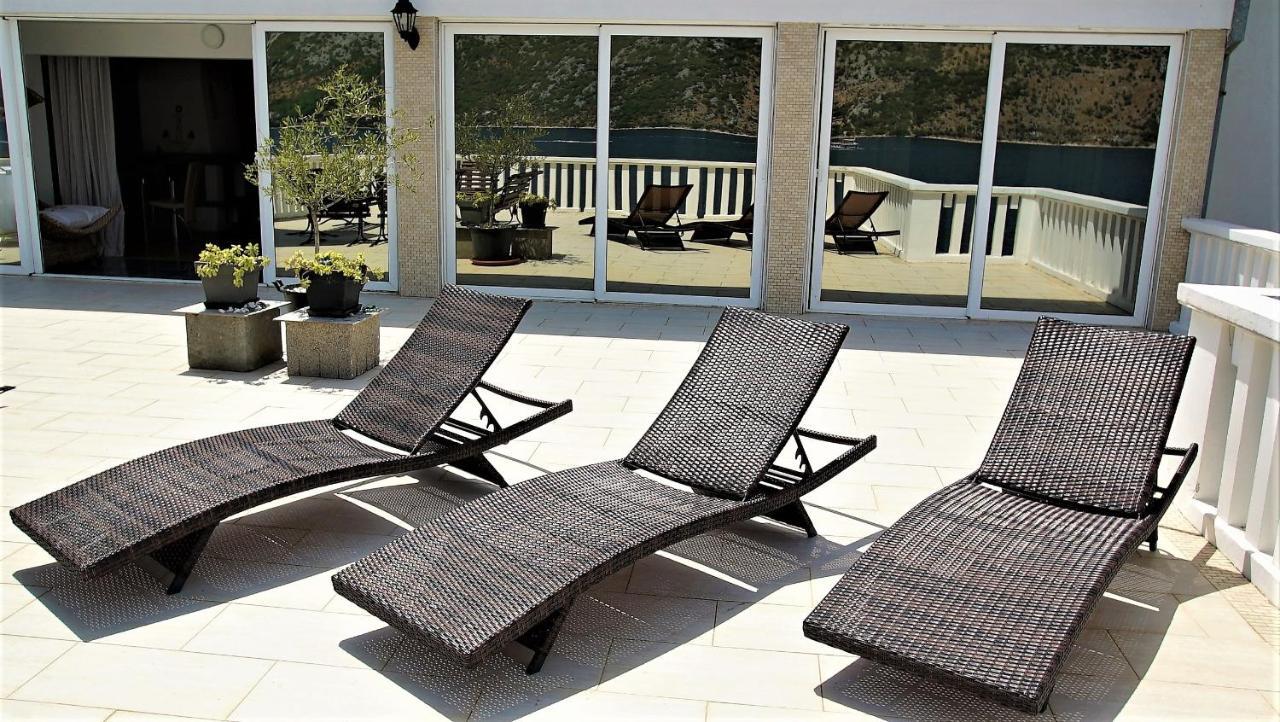 Penthouse Stoliv New Spa-Pool Villa Is Located 5M From The Sea, Exclusive Terrace,Private Jetty Wih Sunbeds, Pebble Beach, Secluded Location Total Area 375M2 At Your Disposal コトル エクステリア 写真