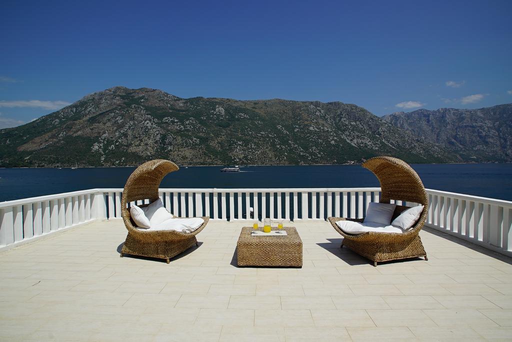 Penthouse Stoliv New Spa-Pool Villa Is Located 5M From The Sea, Exclusive Terrace,Private Jetty Wih Sunbeds, Pebble Beach, Secluded Location Total Area 375M2 At Your Disposal コトル エクステリア 写真