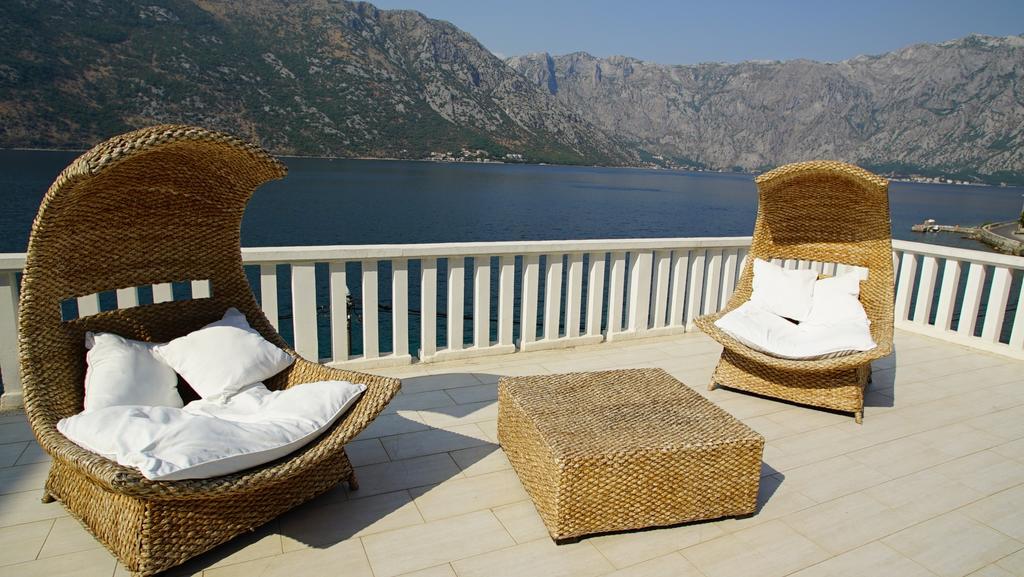 Penthouse Stoliv New Spa-Pool Villa Is Located 5M From The Sea, Exclusive Terrace,Private Jetty Wih Sunbeds, Pebble Beach, Secluded Location Total Area 375M2 At Your Disposal コトル エクステリア 写真